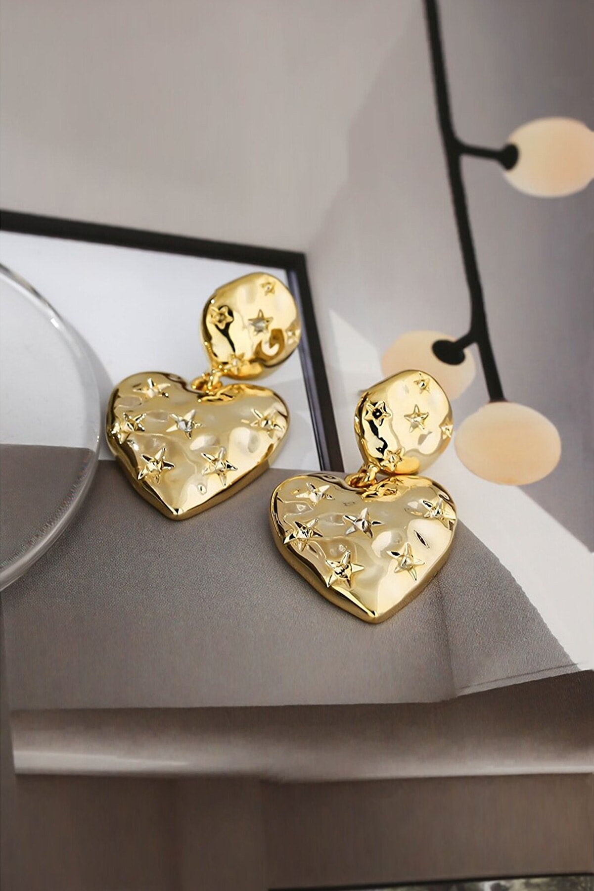 Star Patterned Dangle Gold Heart Earrings DA1032