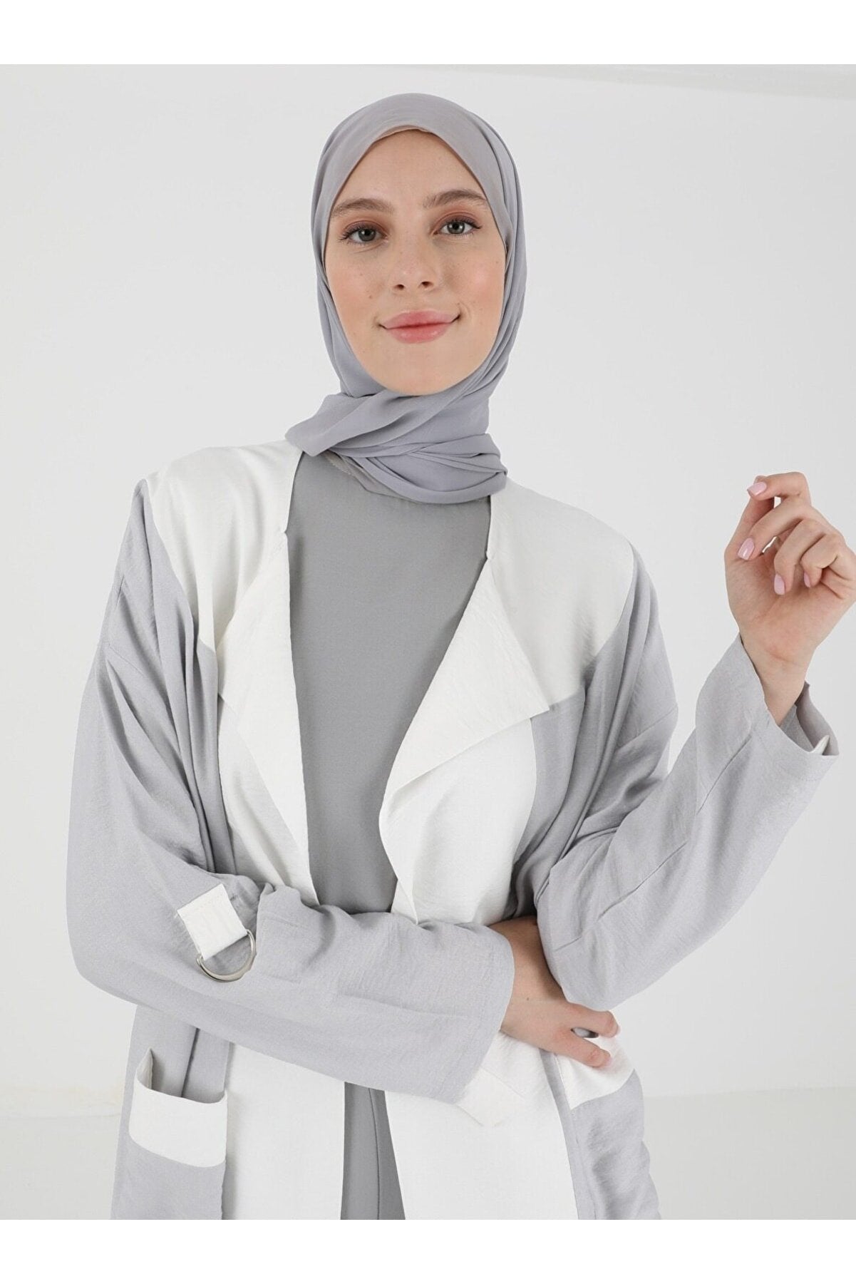 Color Block Pocket Detailed Abaya Abaya - Gray -