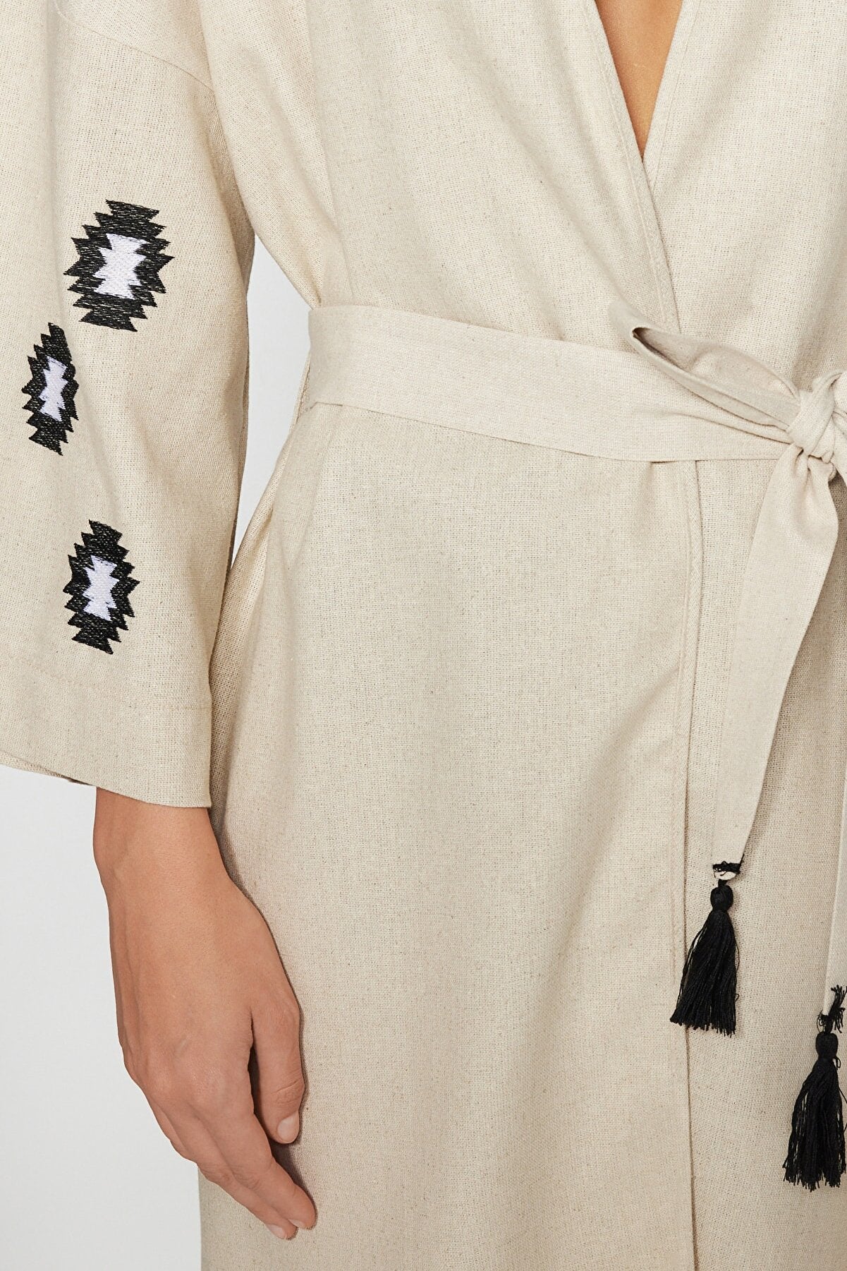 Beige Embroidery Detailed Linen Look Kimono&Caftan TBESS21KM0175