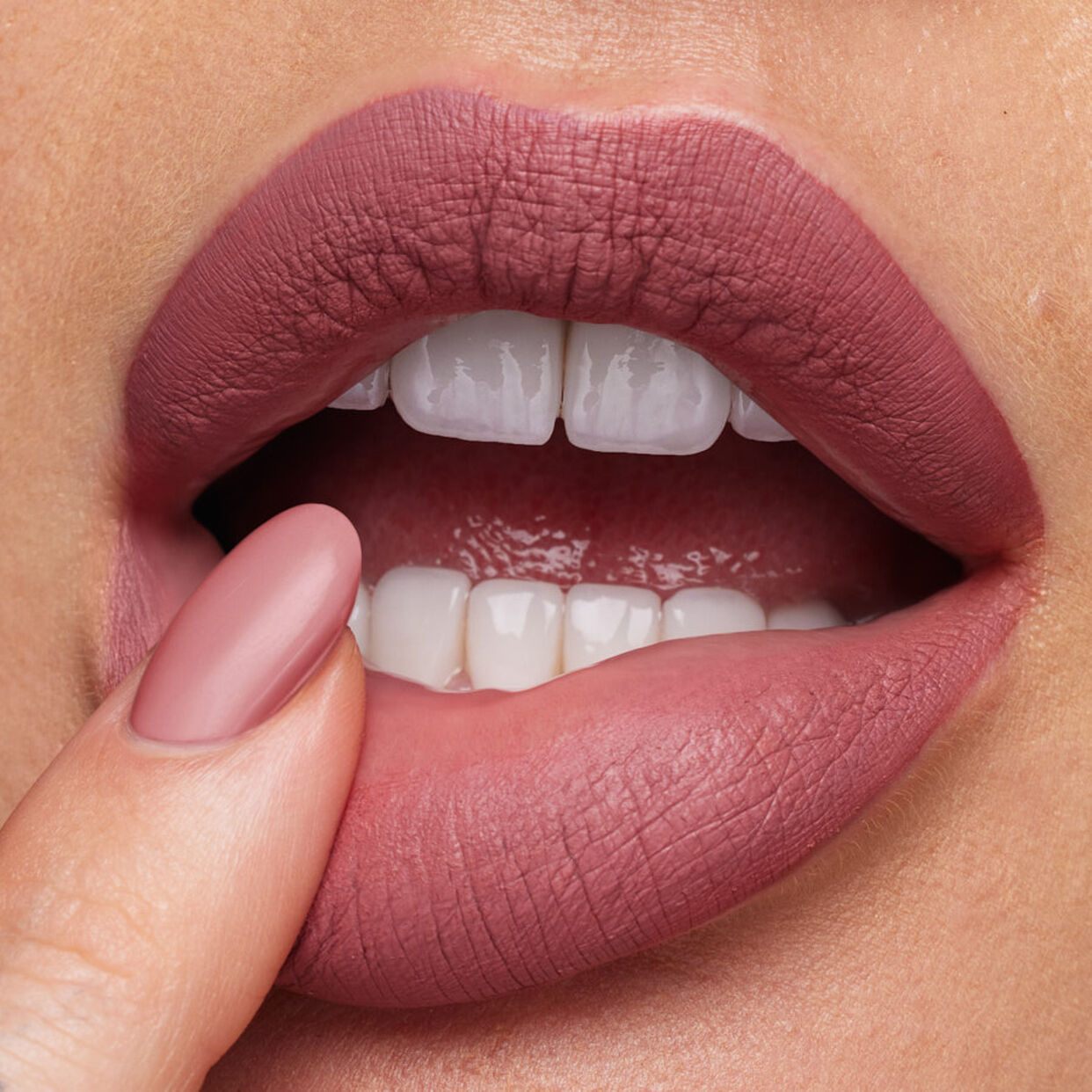 Liquid Matte Ultra-Comfort Transfer-proof Lipstick